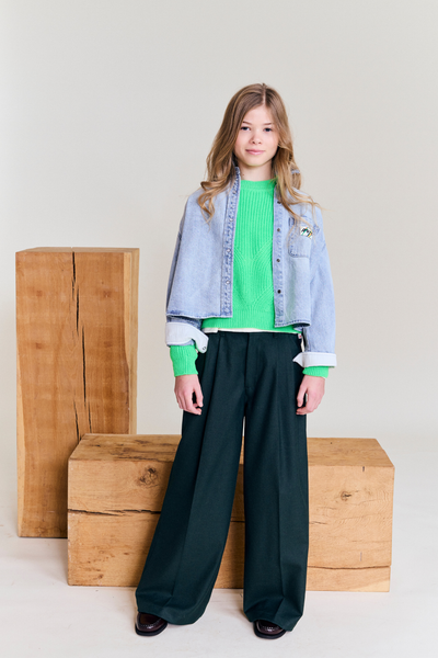 Classic denim & a touch of fluo