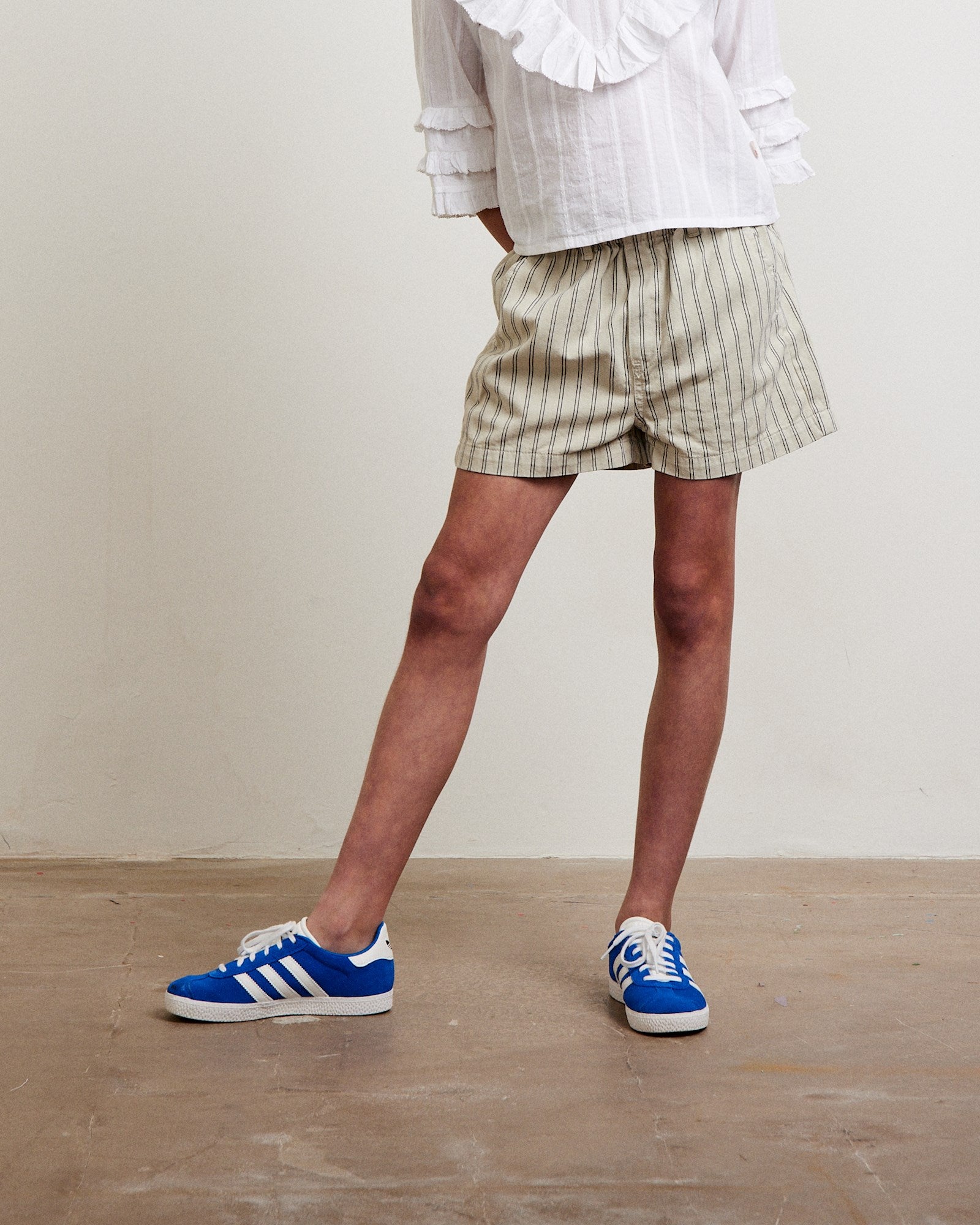 beige